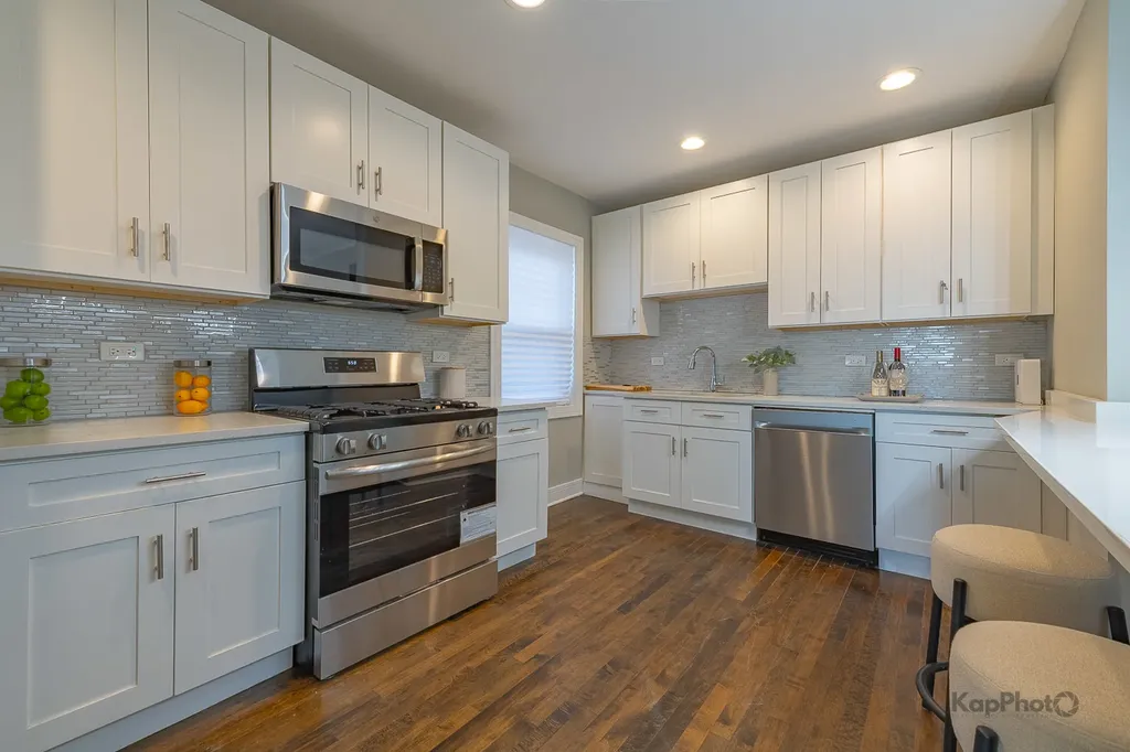 9350 South Manistee Avenue Chicago IL 60617
