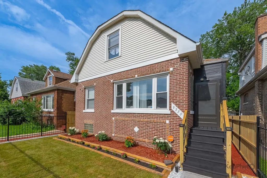 9350 South Manistee Avenue Chicago IL 60617