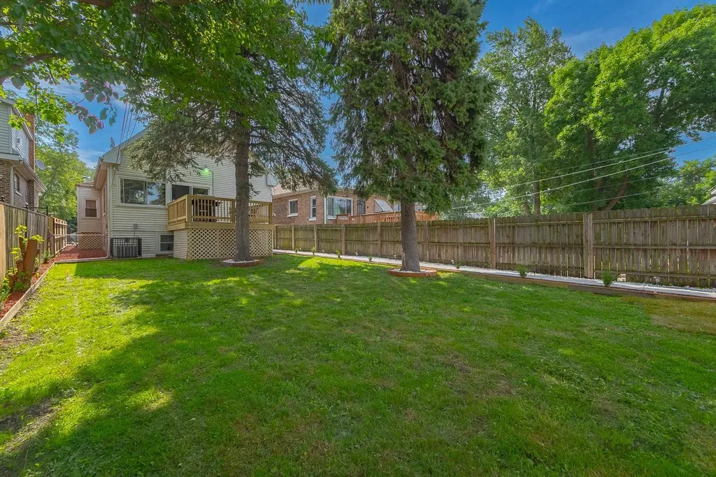 9350 South Manistee Avenue Chicago IL 60617