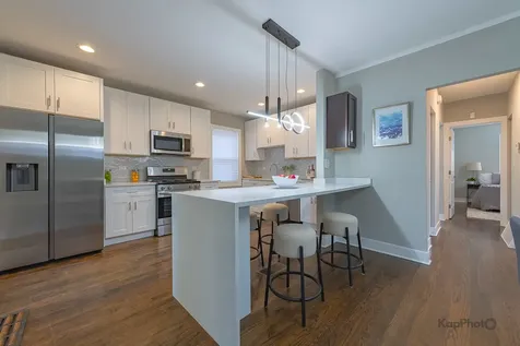 9350 South Manistee Avenue Chicago IL 60617