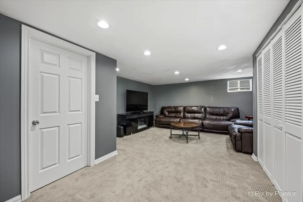 2030 Westbury Lane Aurora IL 60502