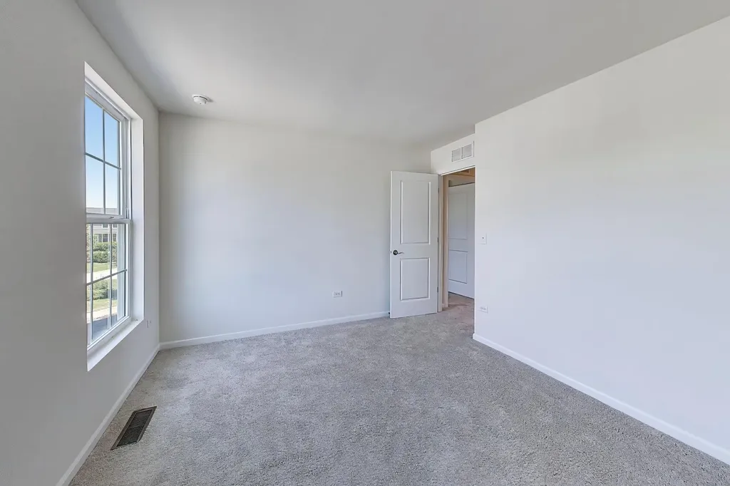 1047 Celebration Drive Aurora IL 60504