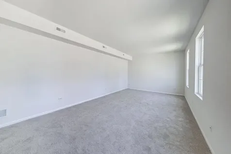 1047 Celebration Drive Aurora IL 60504