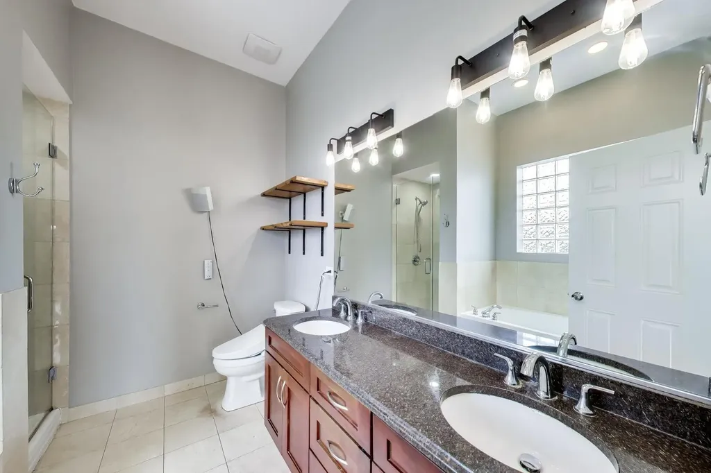 2174 North Stave Street Chicago IL 60647