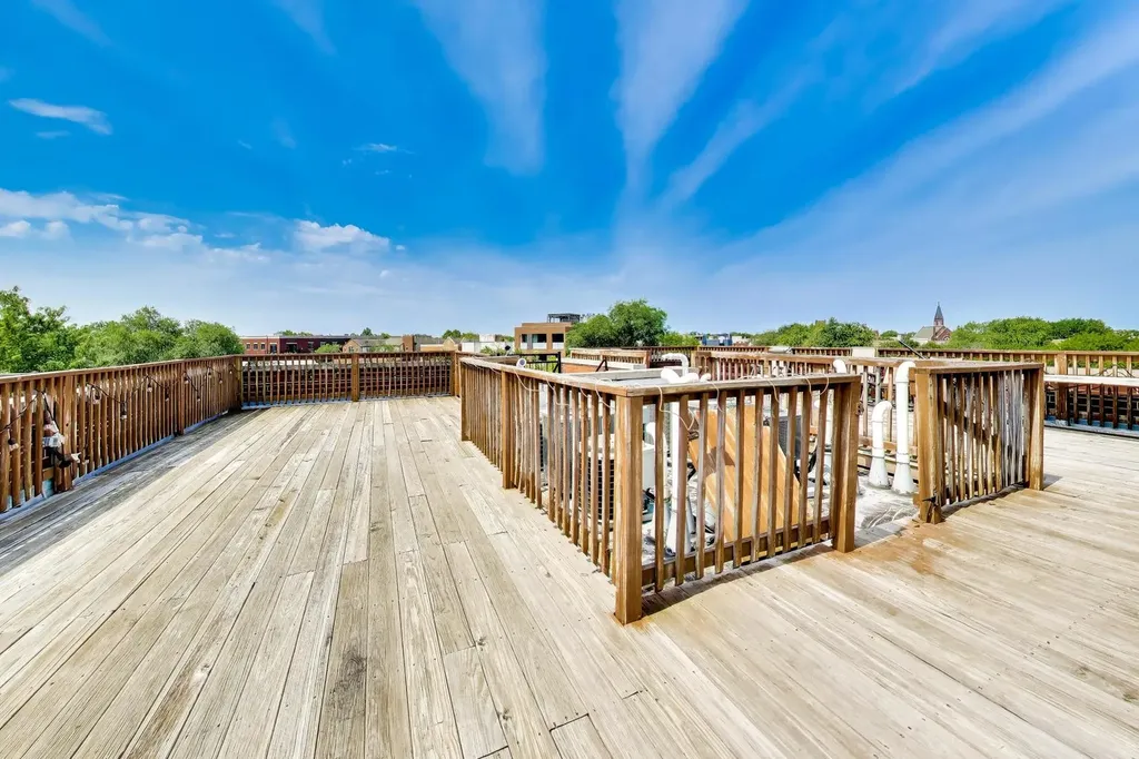 2174 North Stave Street Chicago IL 60647