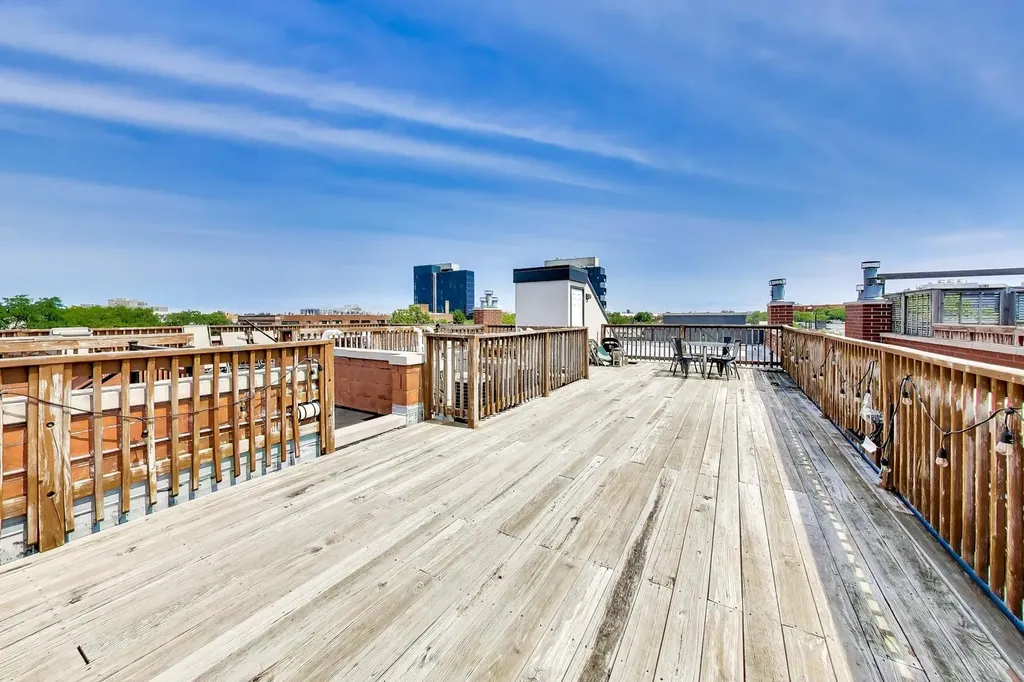 2174 North Stave Street Chicago IL 60647