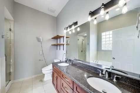 2174 North Stave Street Chicago IL 60647