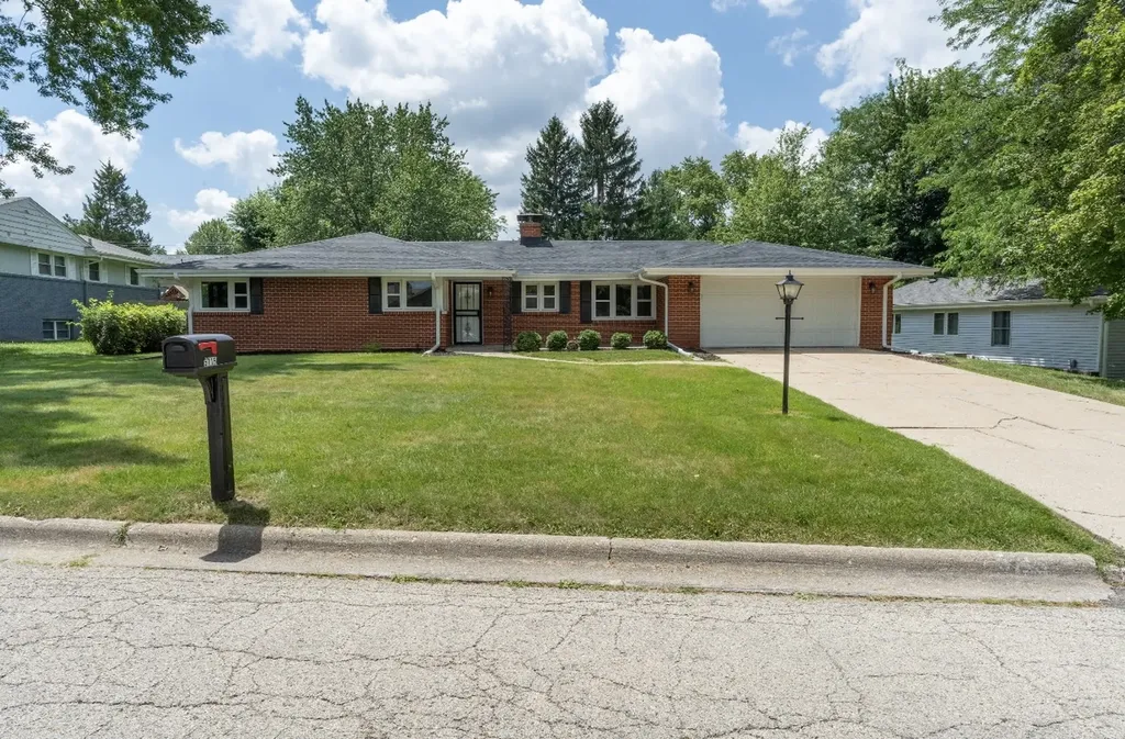 5715 Knollwood Road Rockford IL 61107