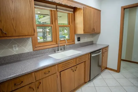5715 Knollwood Road Rockford IL 61107