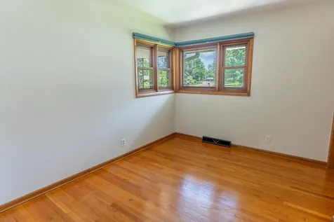 5715 Knollwood Road Rockford IL 61107