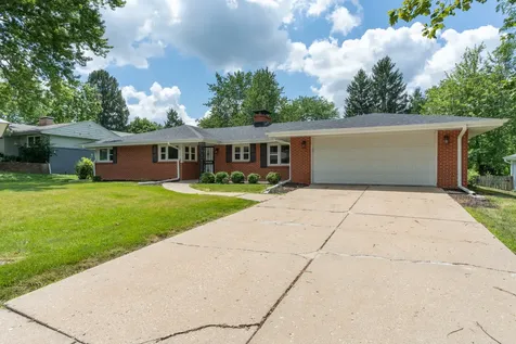 5715 Knollwood Road Rockford IL 61107