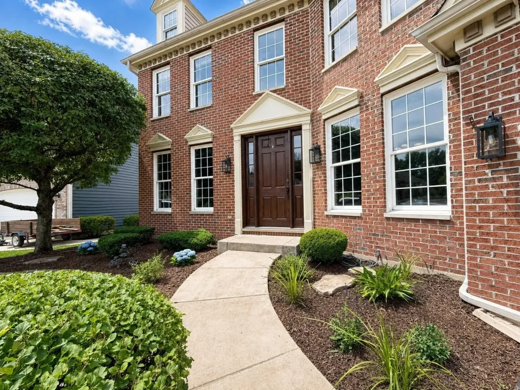 376 Amy Court Glen Ellyn IL 60137