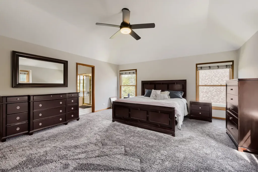 376 Amy Court Glen Ellyn IL 60137