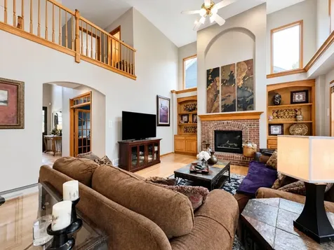 376 Amy Court Glen Ellyn IL 60137