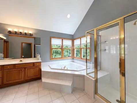 376 Amy Court Glen Ellyn IL 60137
