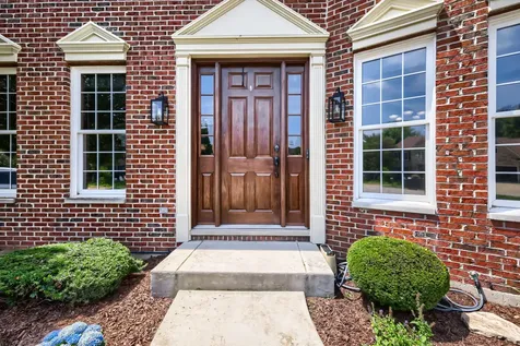 376 Amy Court Glen Ellyn IL 60137