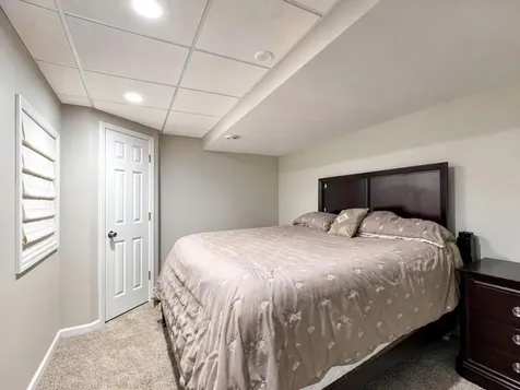 376 Amy Court Glen Ellyn IL 60137