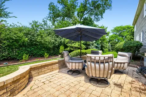 376 Amy Court Glen Ellyn IL 60137