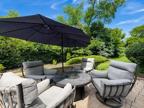 376 Amy Court Glen Ellyn IL 60137