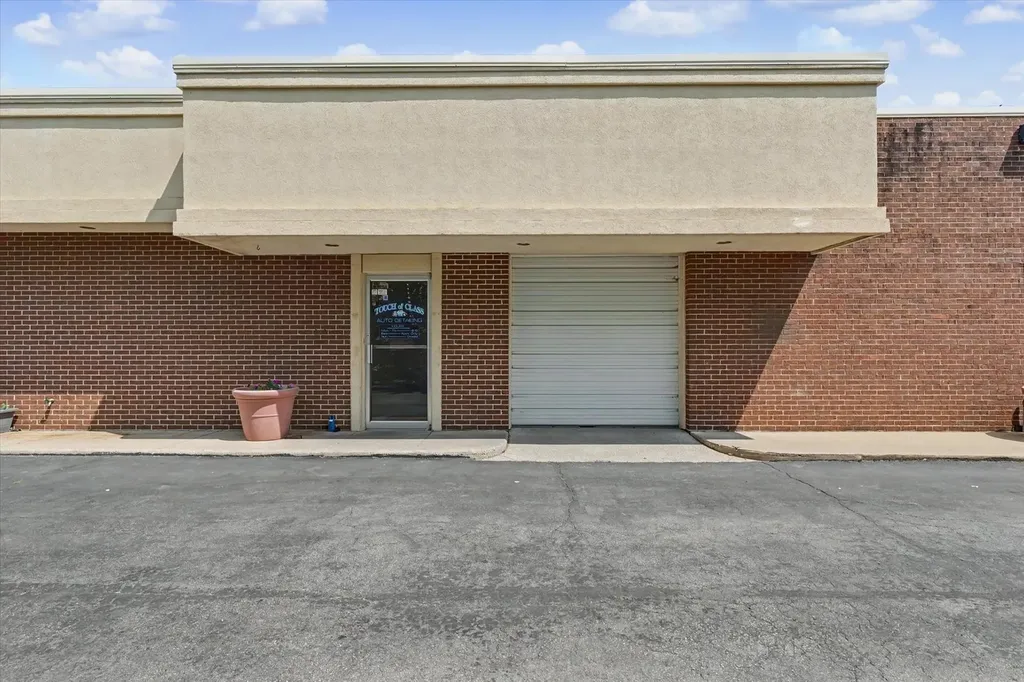 2112 North Market Street Champaign IL 61822