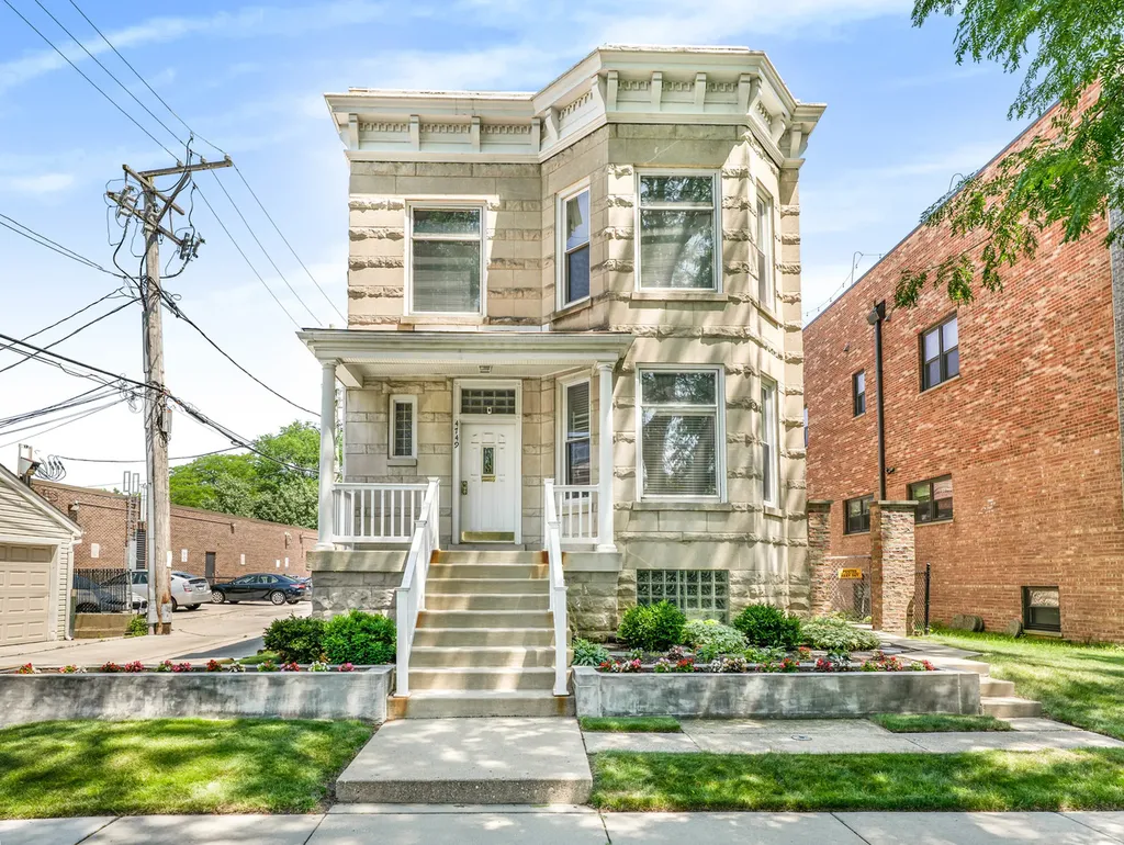 4749 North Long Avenue Chicago IL 60630