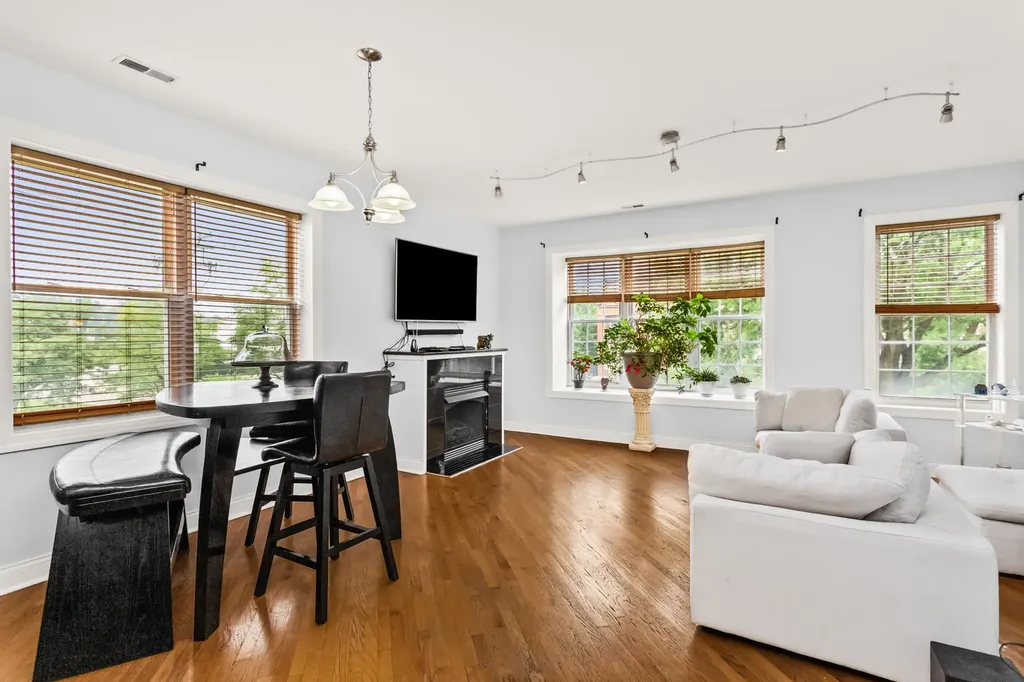 25 North Menard Avenue Chicago IL 60644