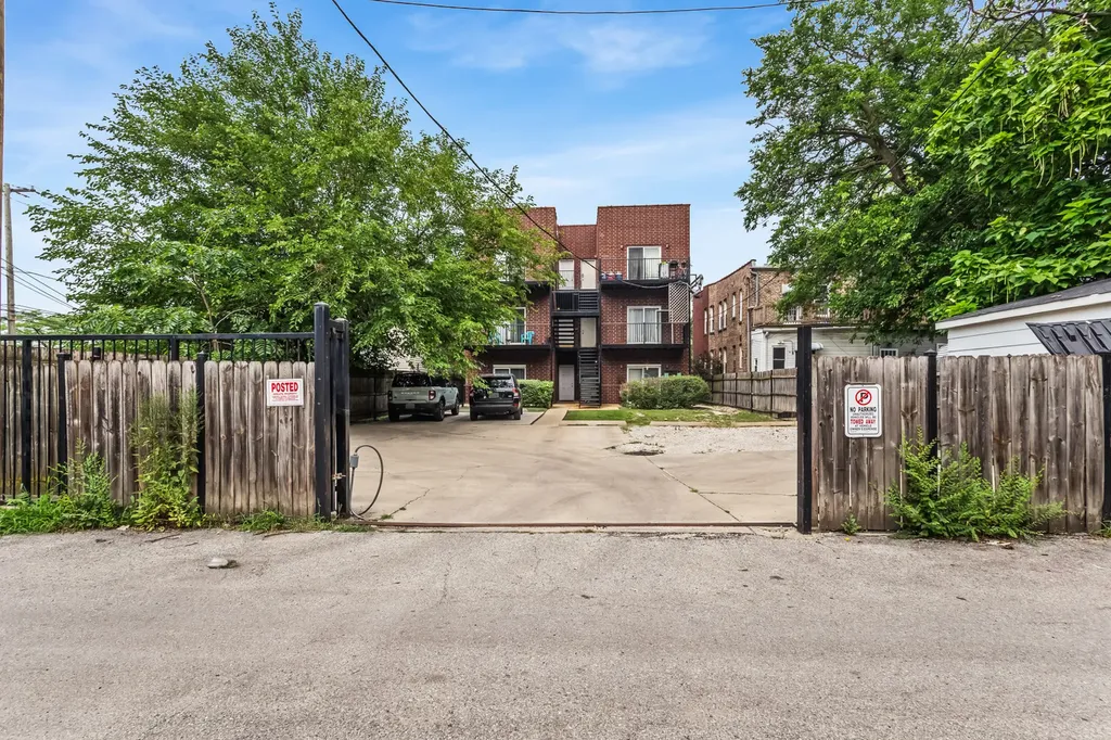 25 North Menard Avenue Chicago IL 60644