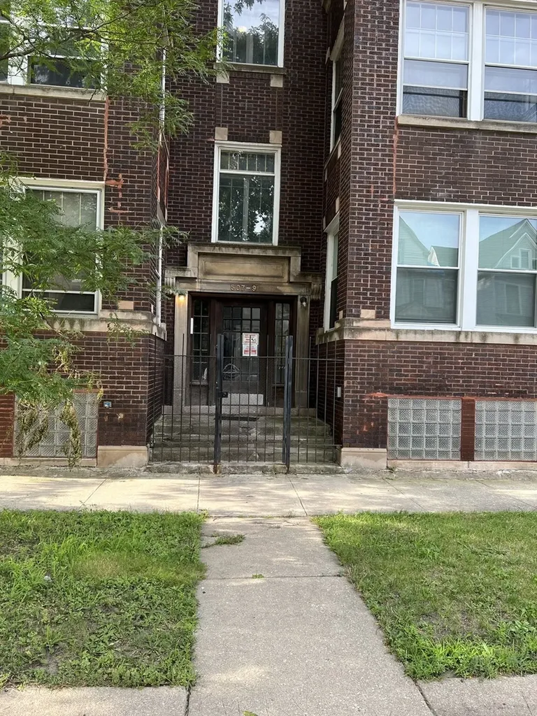 507 West Englewood Avenue Chicago IL 60621