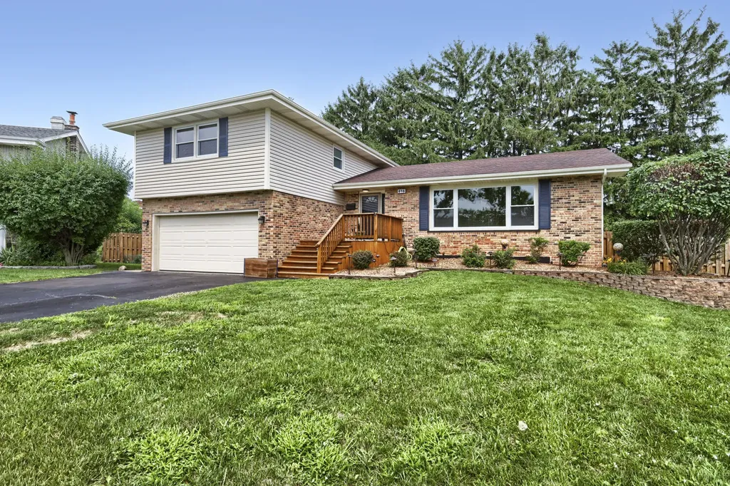 816 West Heritage Drive Addison IL 60101