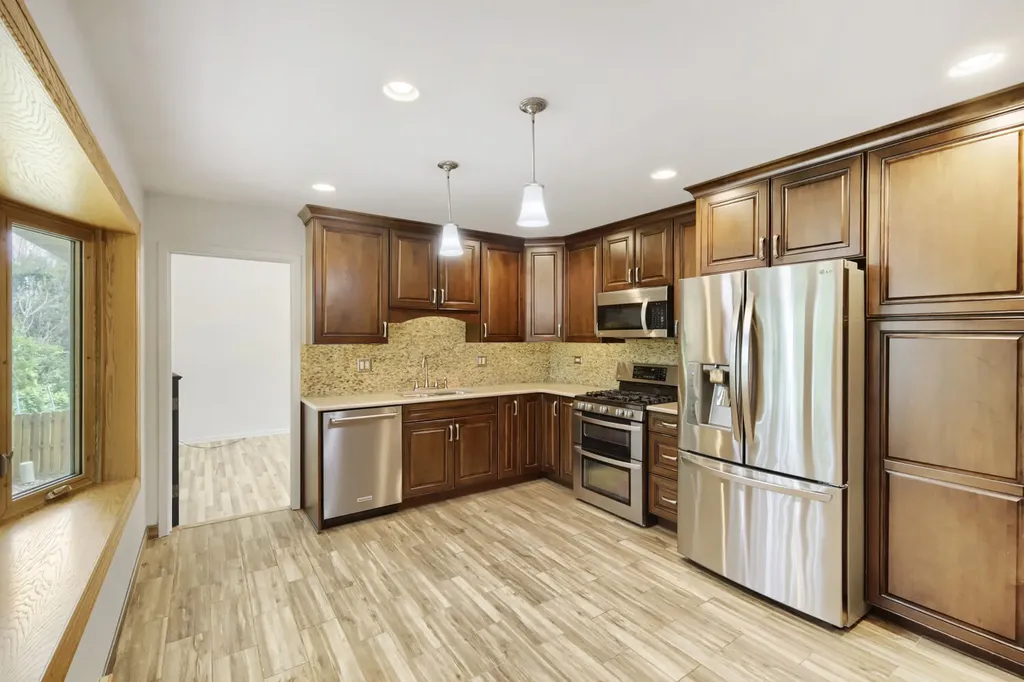 816 West Heritage Drive Addison IL 60101