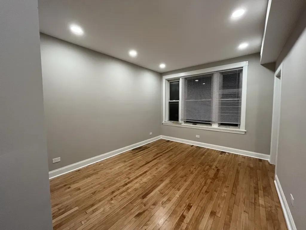 3816 West Montrose Avenue Chicago IL 60618