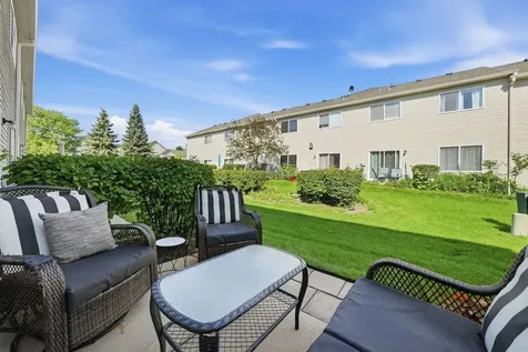 383 Jamestown Court Aurora IL 60502
