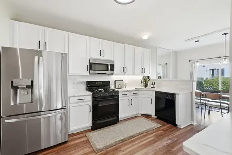383 Jamestown Court Aurora IL 60502