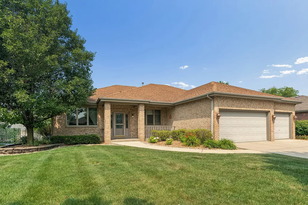 2310 Bluestone Bay Drive New Lenox IL 60451