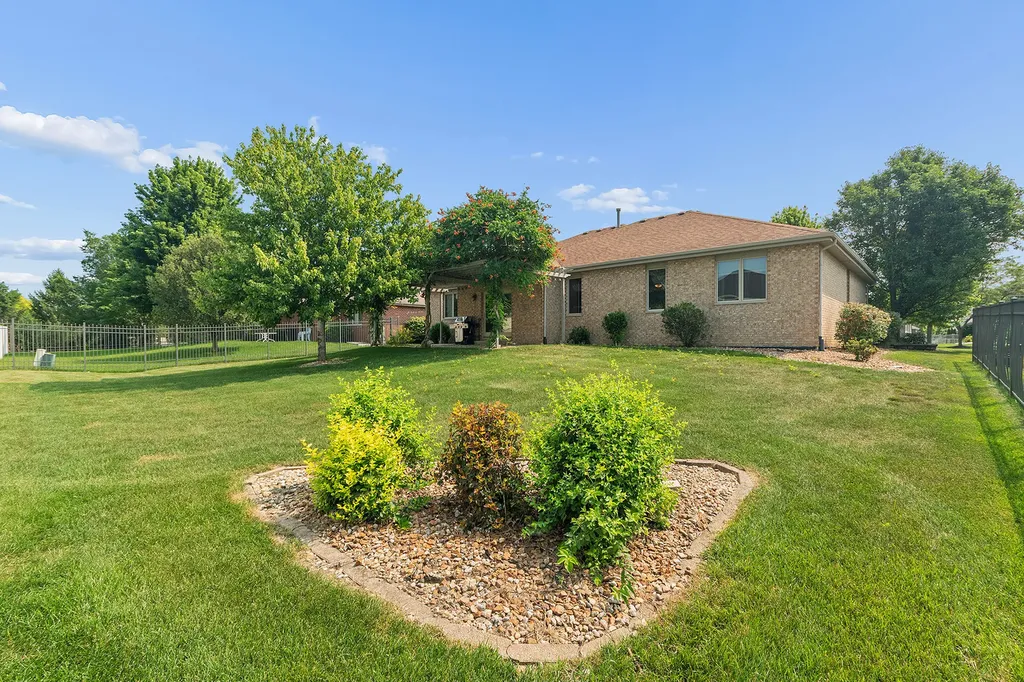 2310 Bluestone Bay Drive New Lenox IL 60451