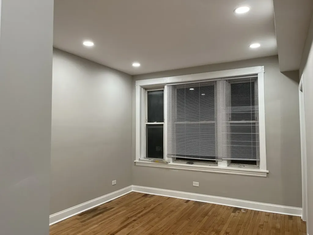 3816 West Montrose Avenue Chicago IL 60618