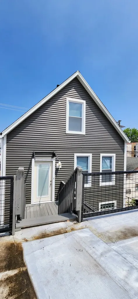 3816 West Montrose Avenue Chicago IL 60618