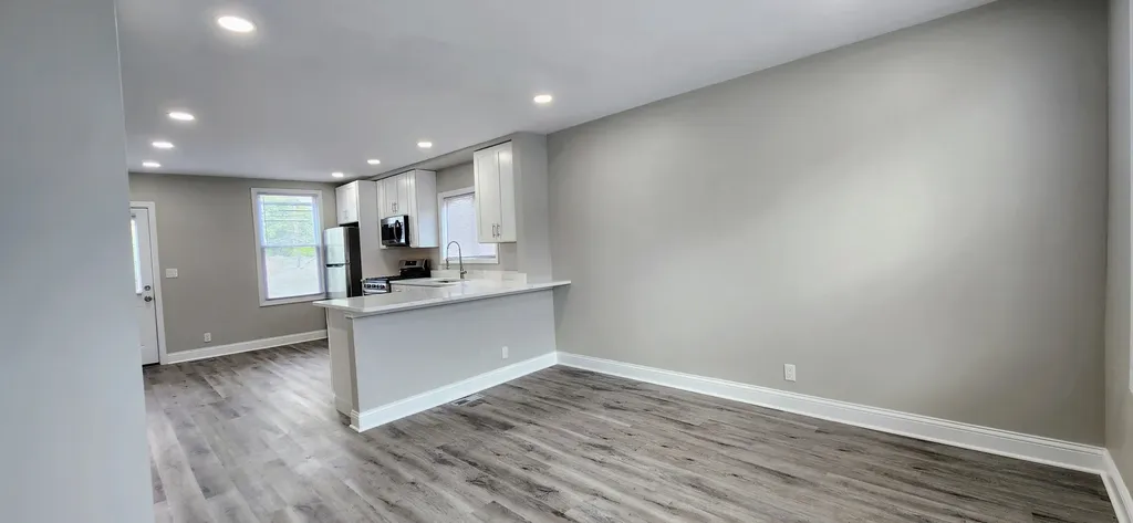 3816 West Montrose Avenue Chicago IL 60618