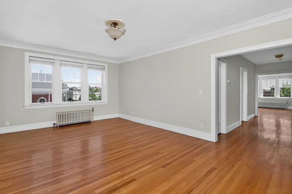 438 North Main Street Glen Ellyn IL 60137