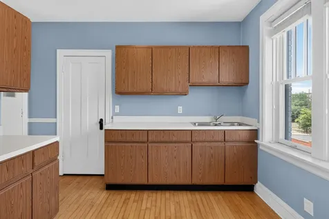 438 North Main Street Glen Ellyn IL 60137