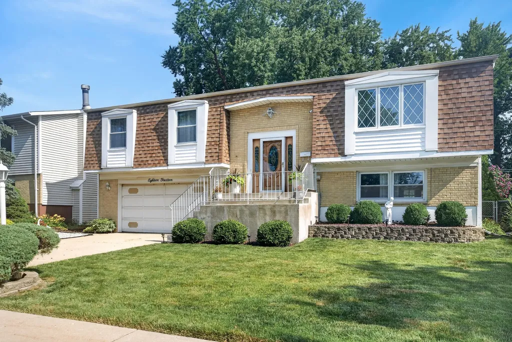 1814 West Catalpa Lane Mount Prospect IL 60056