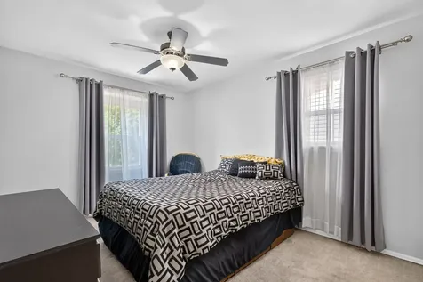 1814 West Catalpa Lane Mount Prospect IL 60056