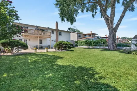 1814 West Catalpa Lane Mount Prospect IL 60056