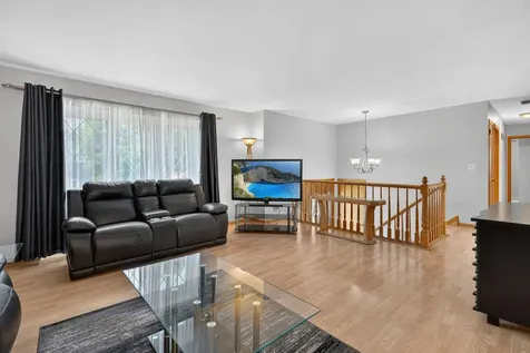 1814 West Catalpa Lane Mount Prospect IL 60056