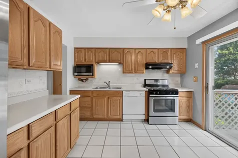 1814 West Catalpa Lane Mount Prospect IL 60056