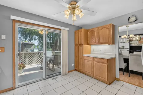 1814 West Catalpa Lane Mount Prospect IL 60056