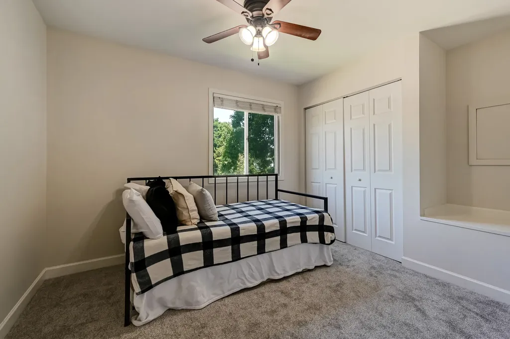 2401 Brunswick Circle Woodridge IL 60517