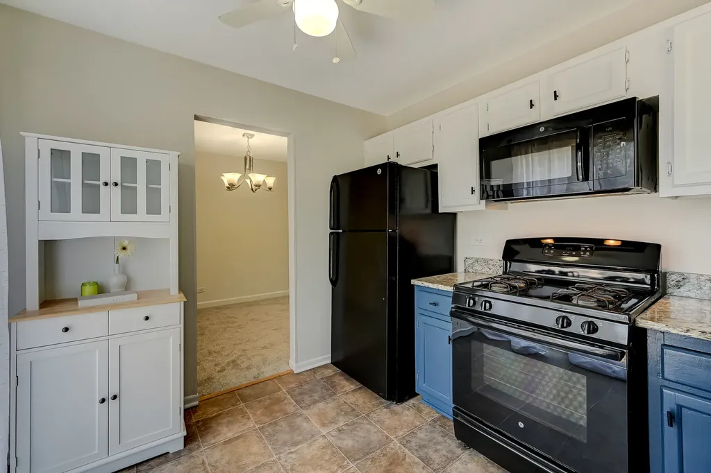 2401 Brunswick Circle Woodridge IL 60517
