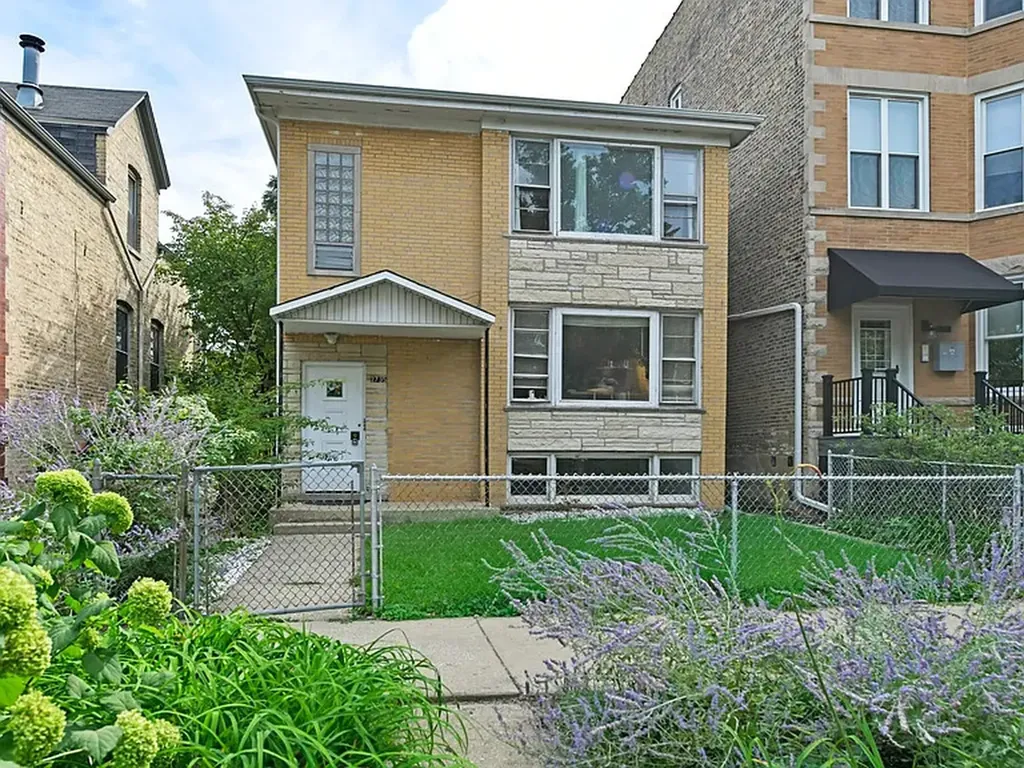 2735 North Mozart Street Chicago IL 60647
