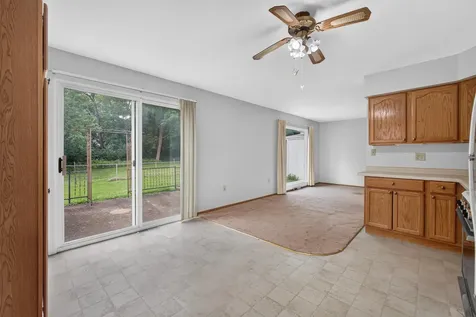 1174 46TH Avenue East Moline IL 61244